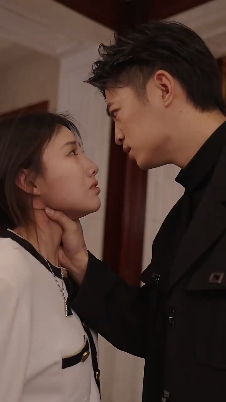 白少的魔女娇妻海报