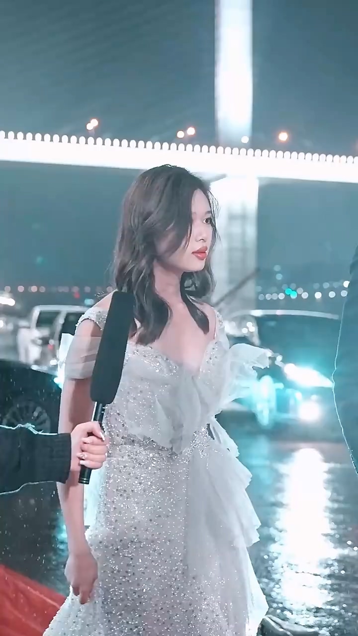 黑暗中的星星海报