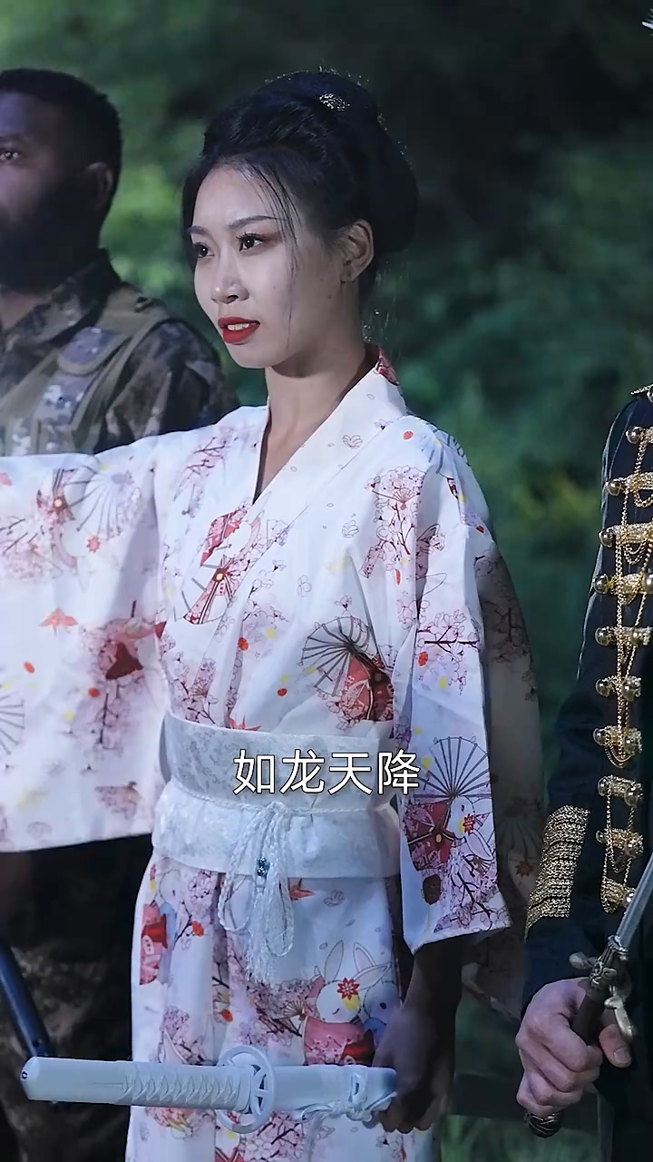 镇世东皇海报