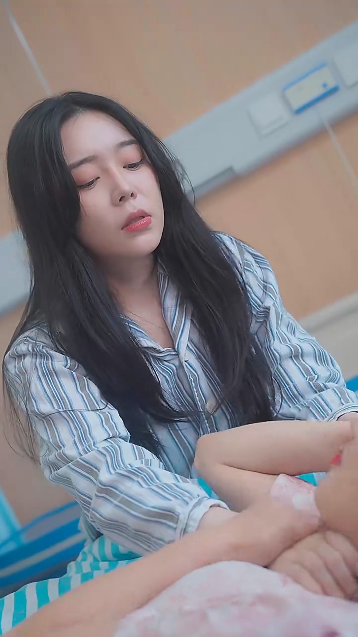 萌宝来袭：特工妈咪不好惹海报