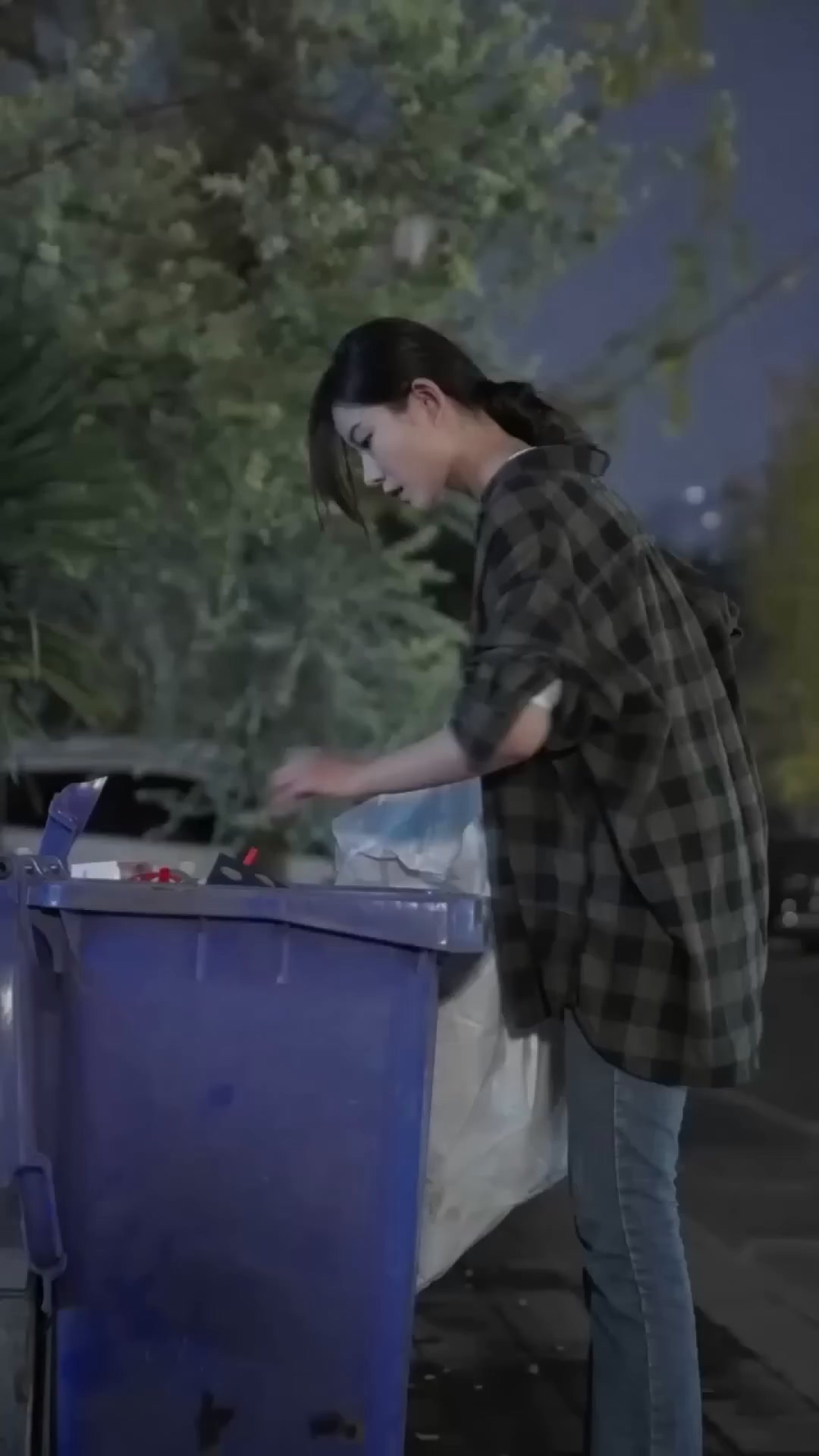 不装了，脚踹渣男后我成了全球女战神海报