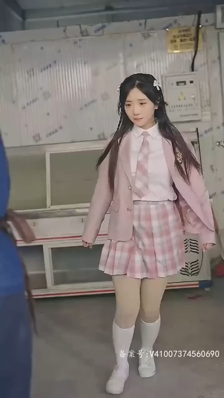 退隐三年他们都求我重操旧业海报